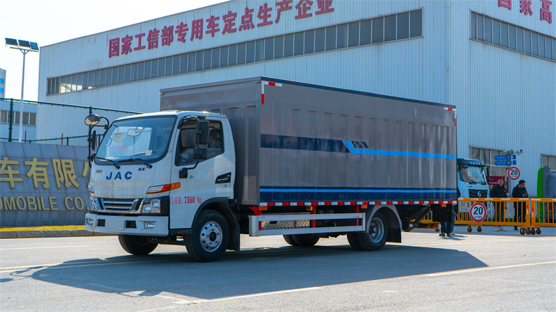 純電動(dòng)江淮駿鈴密閉式桶裝垃圾車(chē)