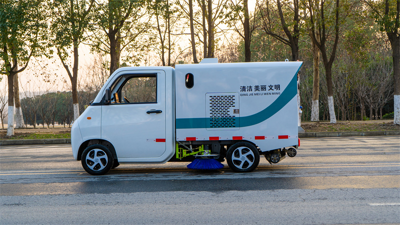 吉利微型道路洗掃車