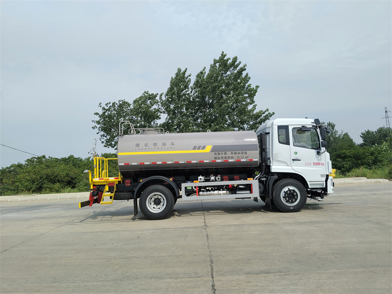 東風(fēng)福瑞卡12方綠化噴灑車