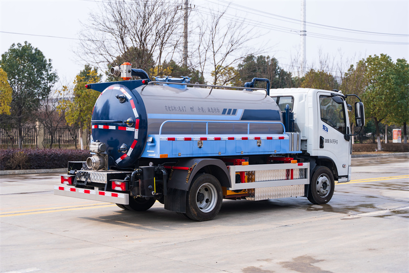 純電動(dòng)躍進(jìn)5方吸糞車