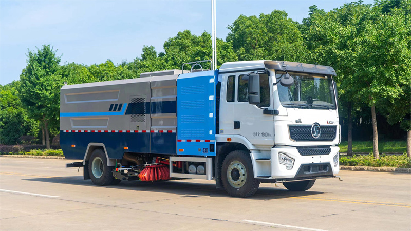 純電動(dòng)陜汽德龍道路洗掃車