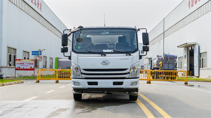 躍進9方綠化噴灑車