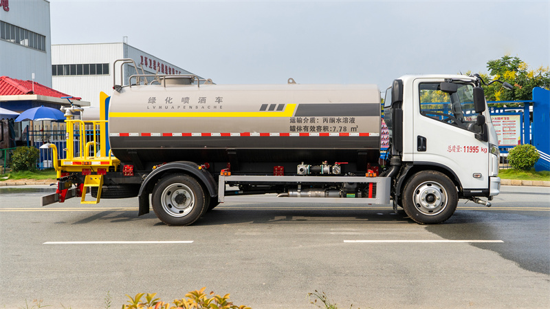 躍進9方綠化噴灑車