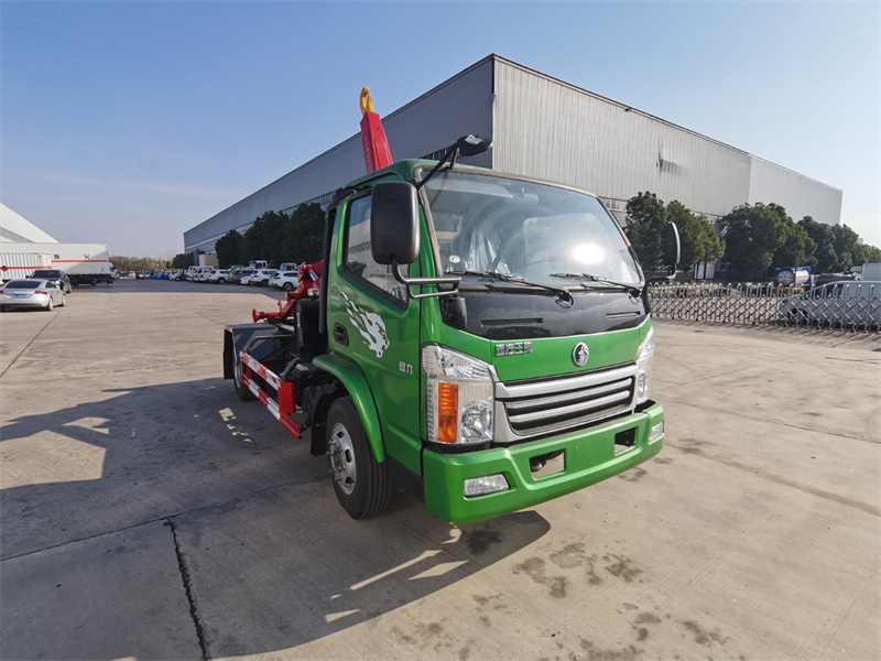  藍(lán)牌重汽王牌8方勾臂垃圾車