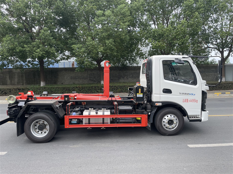 綠牌油電混動飛碟勾臂垃圾車