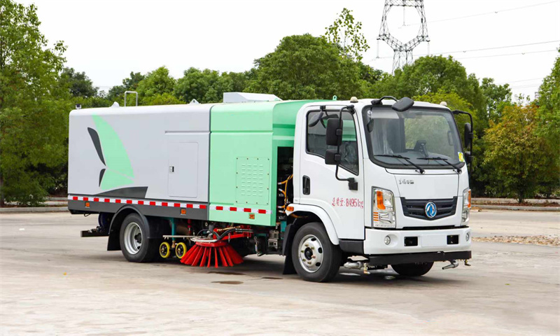 純電動(dòng)?xùn)|風(fēng)華神9方道路洗掃車