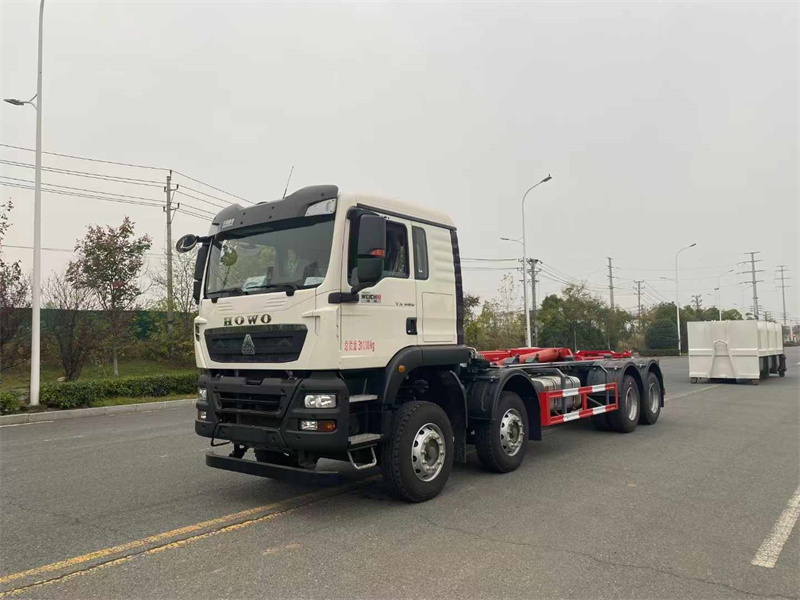 重汽豪沃前四后八勾臂垃圾車