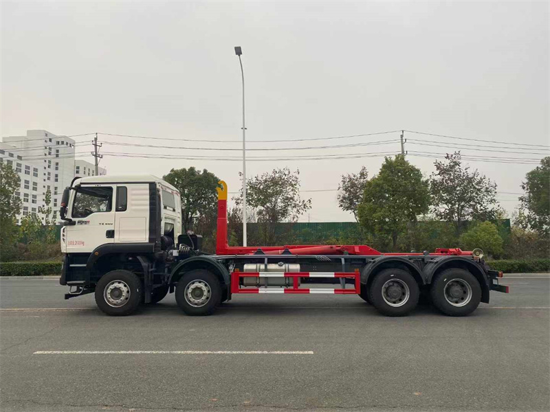 重汽豪沃前四后八勾臂垃圾車