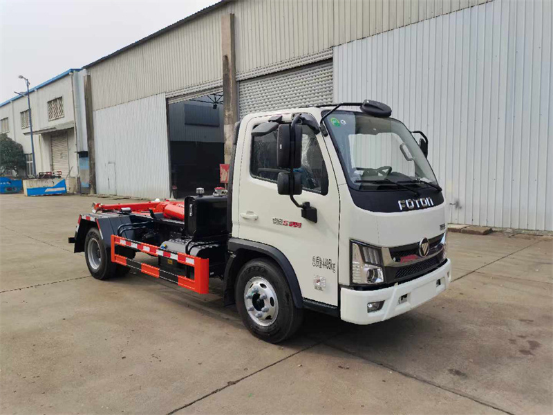 藍(lán)牌福田曉運(yùn)8方勾臂垃圾車