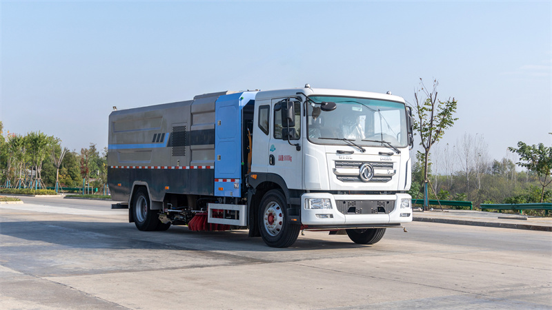 純電動(dòng)?xùn)|風(fēng)凱普特16方道路洗掃車