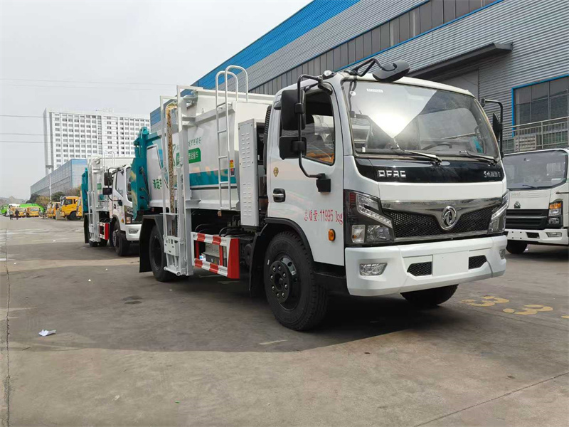 10方東風(fēng)福瑞卡油電混動餐廚垃圾車