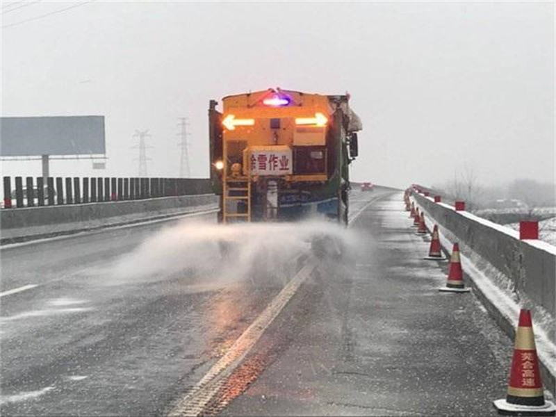 東風(fēng)華神后雙橋除雪車