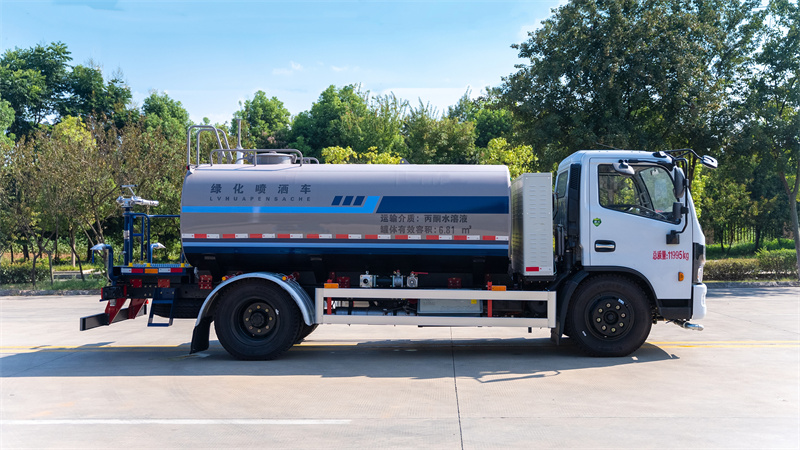 油電混動(dòng)?xùn)|風(fēng)福瑞卡10噸綠化噴灑車