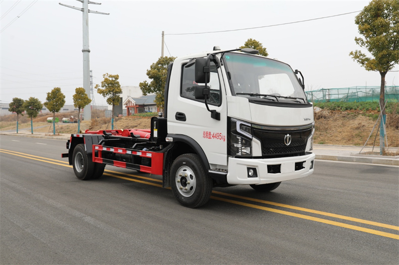 藍(lán)牌飛碟v3勾臂垃圾車