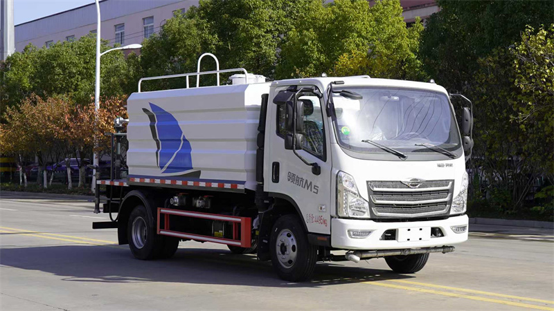 7噸福田領(lǐng)航M5藍(lán)牌綠化噴灑車(chē)