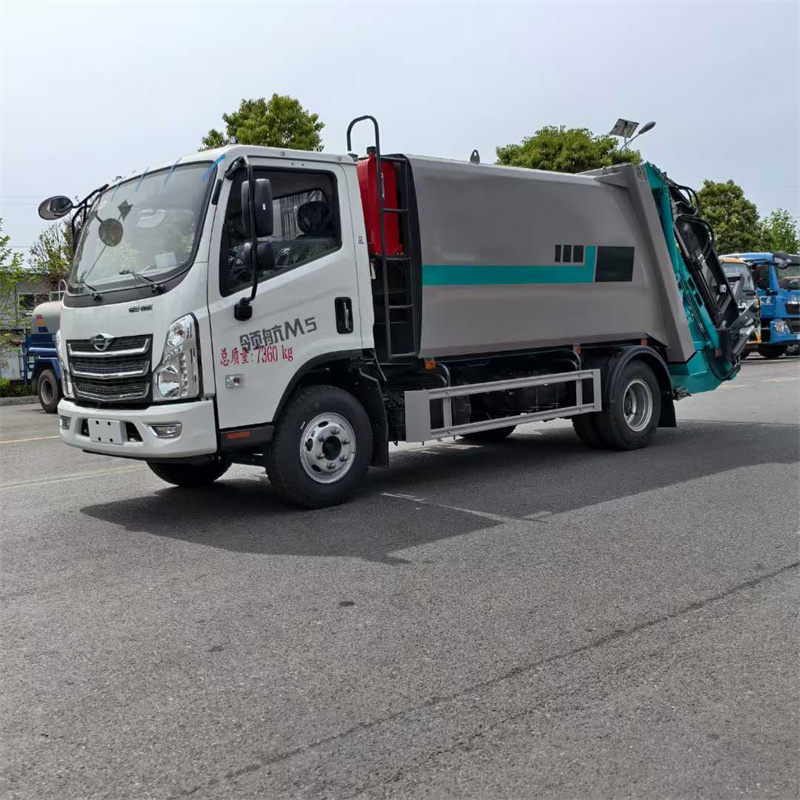 7方福田領(lǐng)航壓縮垃圾車