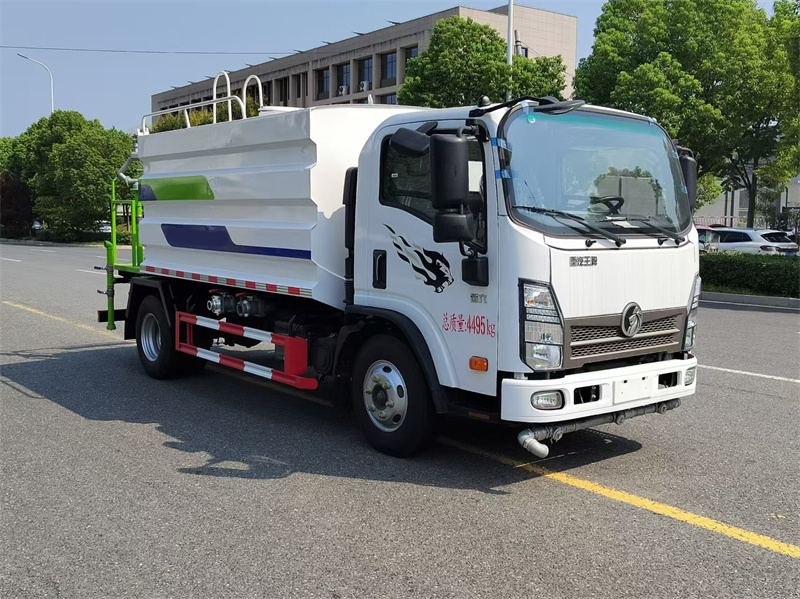  7噸藍(lán)牌重汽王牌綠化噴灑車(chē)