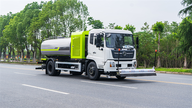 東風(fēng)天錦路面養(yǎng)護(hù)車