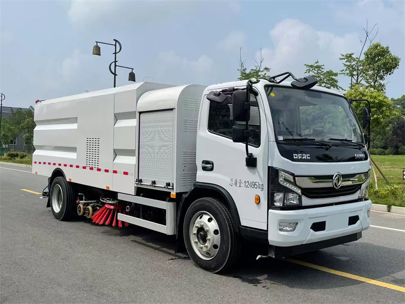 10方東風(fēng)凱普特純電動(dòng)道路洗掃車