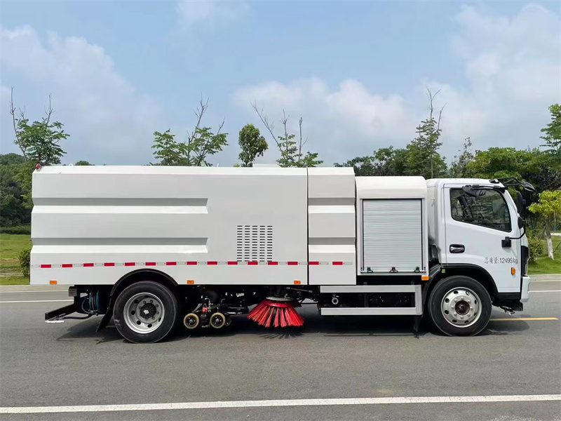 10方東風(fēng)凱普特純電動道路洗掃車