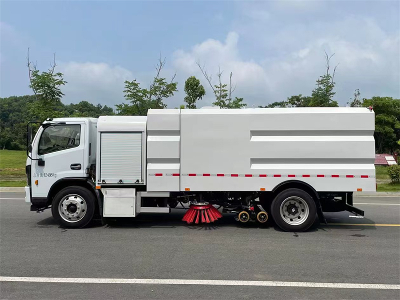 10方東風(fēng)凱普特純電動道路洗掃車