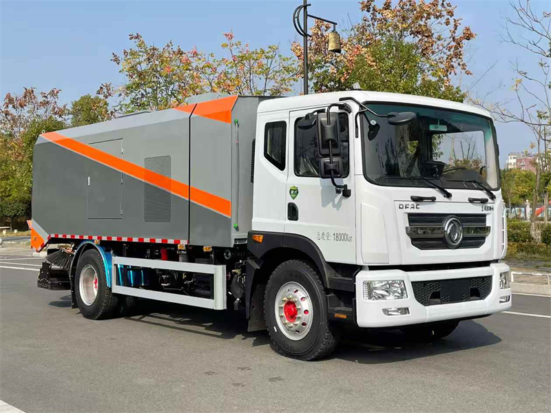 12方東風(fēng)多利卡D9四季清掃車(chē)