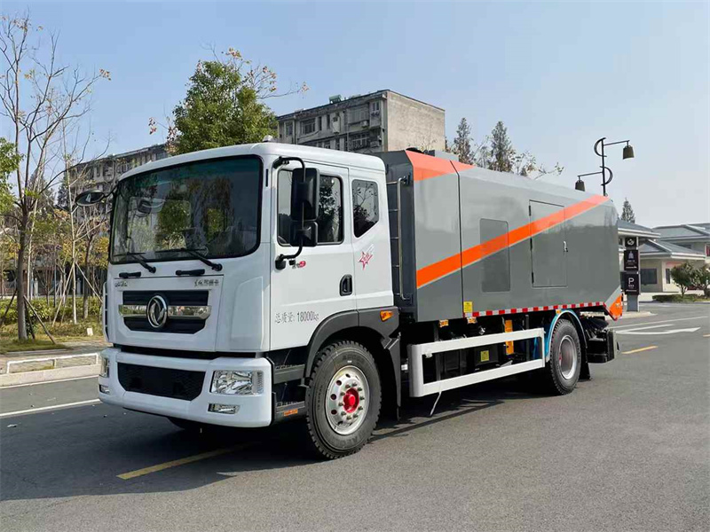 12方東風(fēng)多利卡D9四季清掃車