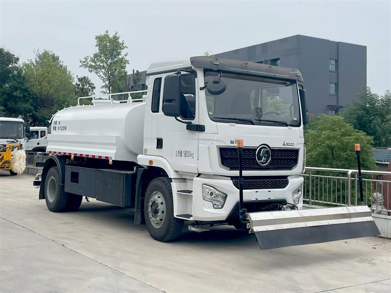 10噸陜汽德龍純電動(dòng)路面養(yǎng)護(hù)車(chē)