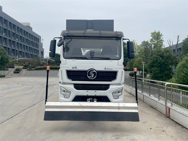 10噸陜汽德龍純電動(dòng)路面養(yǎng)護(hù)車(chē)