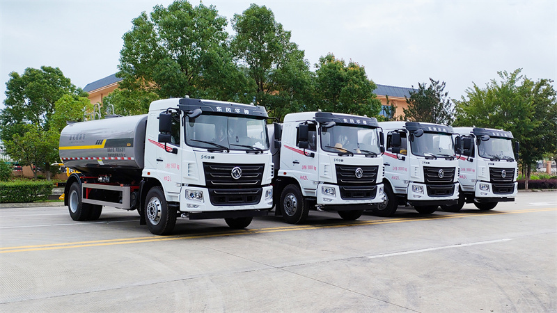 12噸東風(fēng)華神綠化噴灑車(chē)批量發(fā)車(chē)