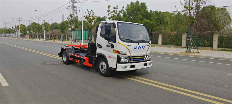 油電混動(dòng)江淮駿鈴勾臂垃圾車(chē)