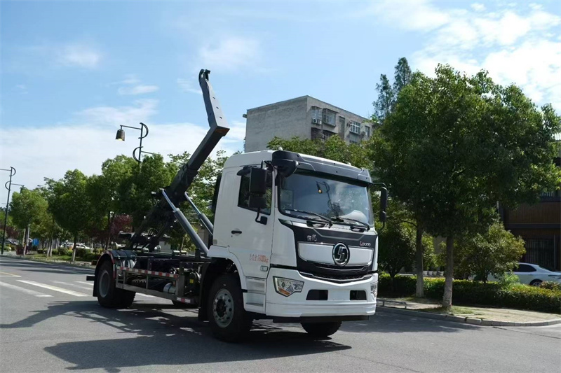 陜汽德龍L5000鉤臂垃圾車(chē)