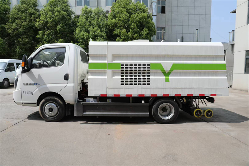 3方飛碟締途純電動道路洗掃車